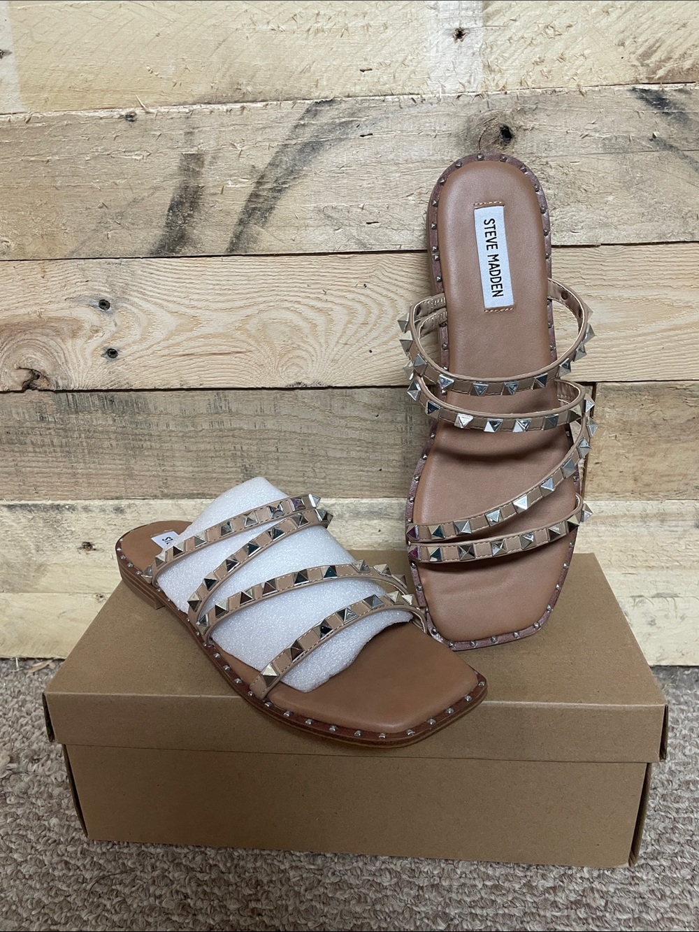 Steve Madden size 9.5 Tan Pyramid-Stud Multi Strap Skyler Sandals in Box